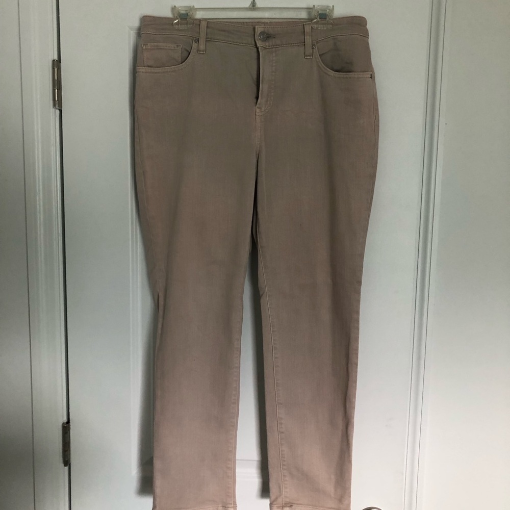 Chico’s So Slimming Girlfriend Slim Leg Ankle Jean